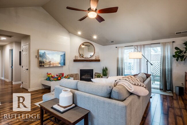 Foto del edificio - 3 Bedroom + Office in Central Point!