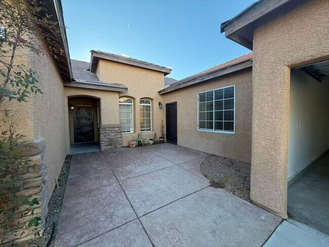 Building Photo - 2295 Tedesca Dr