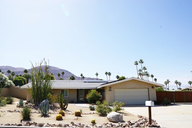 Building Photo - 45945 Verba Santa Dr