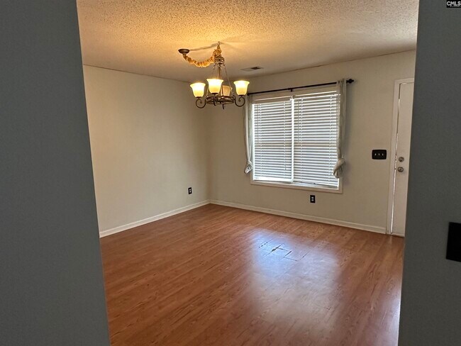 Foto del edificio - 211 Summit Springs Dr
