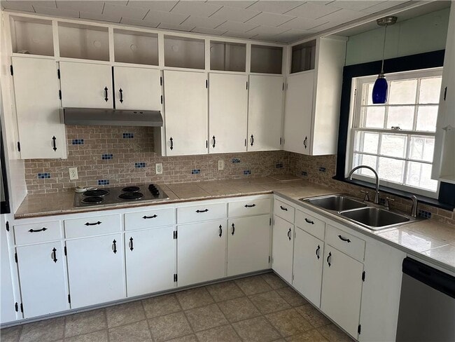 Building Photo - 203 Mill St