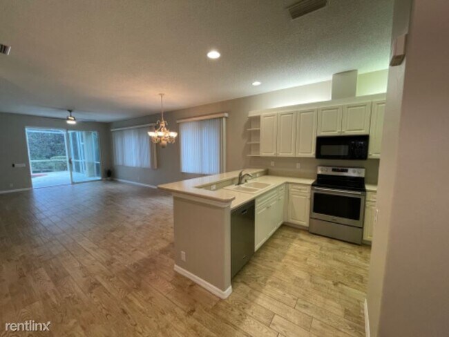 Building Photo - 2 br, 2 bath Townhome - 8536 54th Ave Cir E