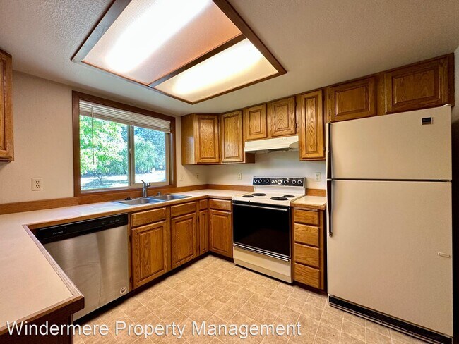 Foto del edificio - 3 br, 2 bath House - 617 Willow Court S.