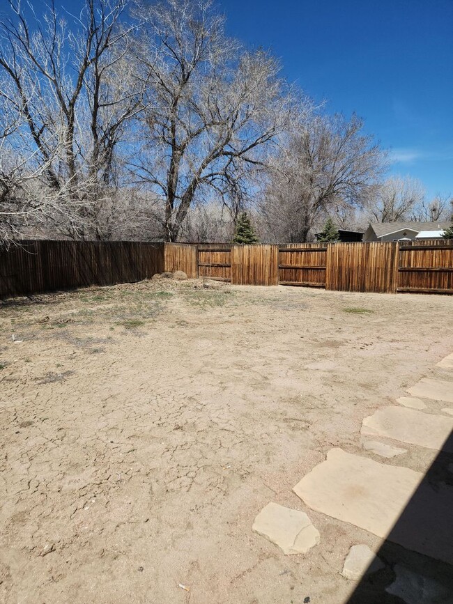 Building Photo - Great 3 Bedroom Located on Elizabeth in Bl...