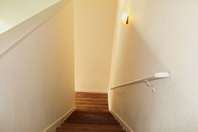 Foto del edificio - Fully upgraded condo with new flooring, paint, and appliances in Southwest Las Vegas