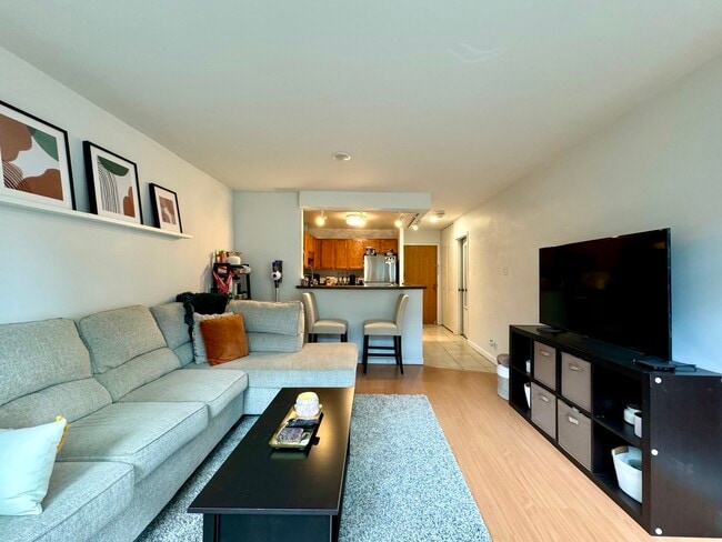 Foto del edificio - 211 E Ohio St