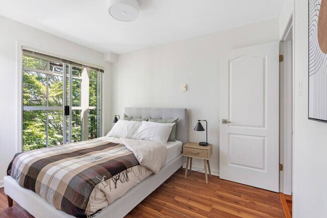 Photo du bâtiment - 1126 W 11th Ave