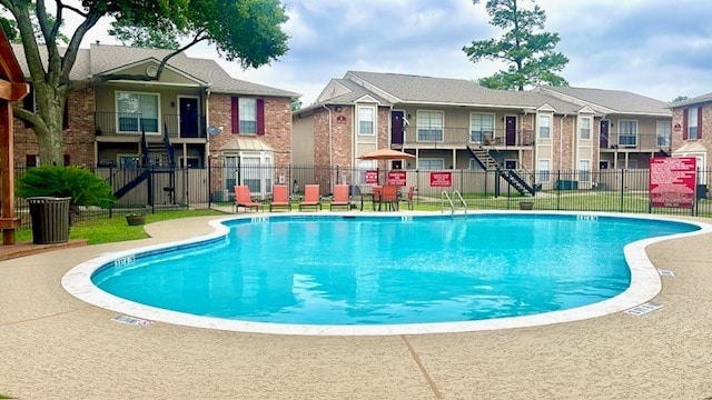 Come enjoy our Sparkling pool - Oaks of Wimbledon