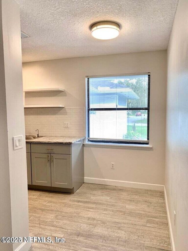 Foto del edificio - 101 Cordova Reina Ct