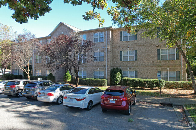 Building Photo - Century Oaks on College