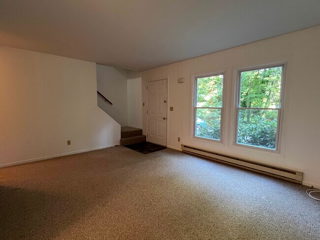 Building Photo - 20 Dartmouth Dr