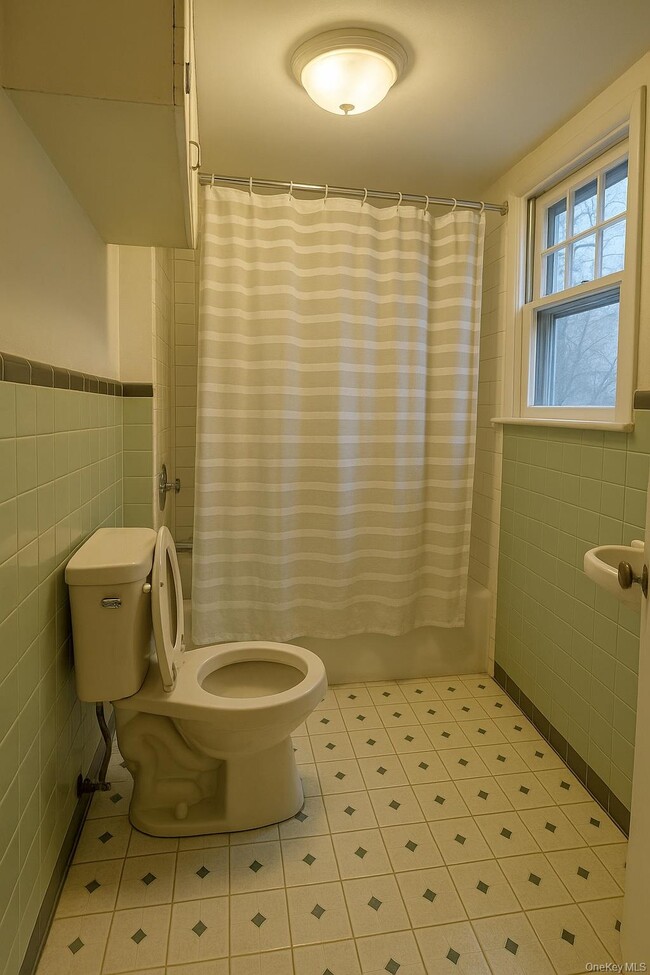 Foto del edificio - 27 Middle Line Ave