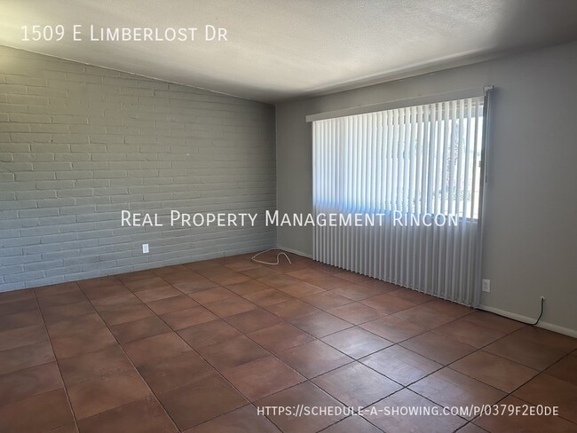 Building Photo - Must See!! Hurry!! Won't last!!!