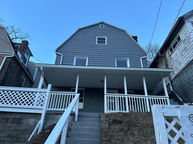 Photo - 1337 Barth Ave House