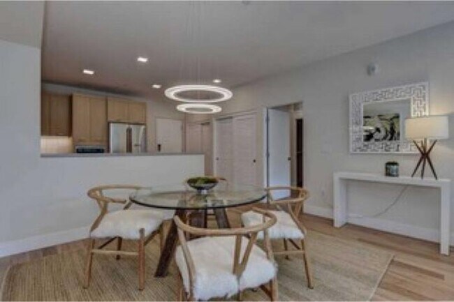 Building Photo - 2 bedroom in Palo Alto CA 94301