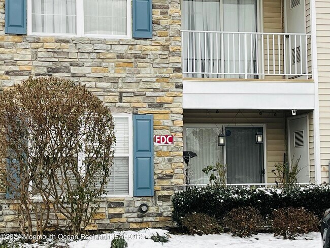 Foto del edificio - 102 Wedgewood Cir