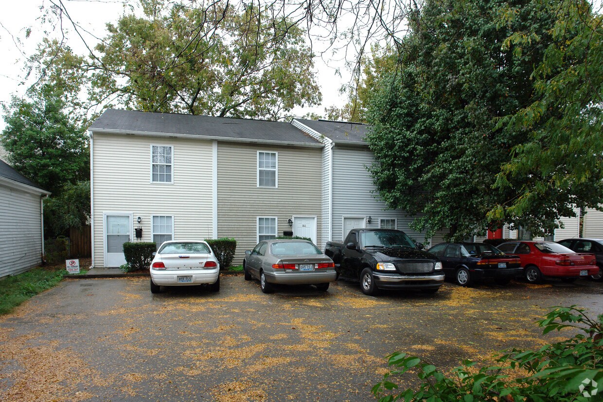 Building Photo - Montmullin Street Townhouses