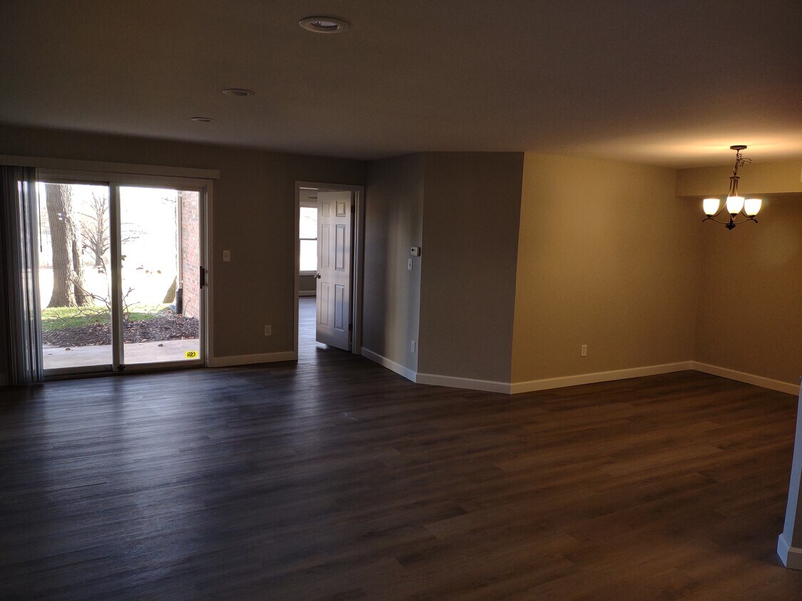 526 Sarah Ln Unit 526 sarah ln, Creve Coeur, MO 63141 Condo for Rent in Creve Coeur, MO