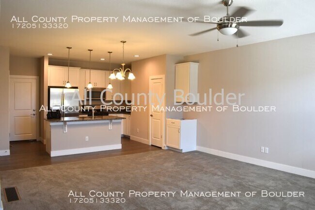 Building Photo - Like New Townhouse in SW Longmont