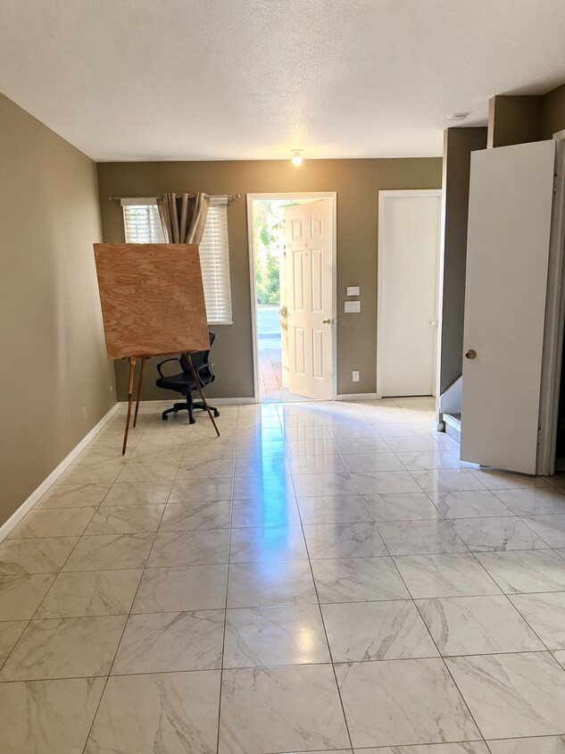 Foto del edificio - 4277 Berkshire Wharf Dr