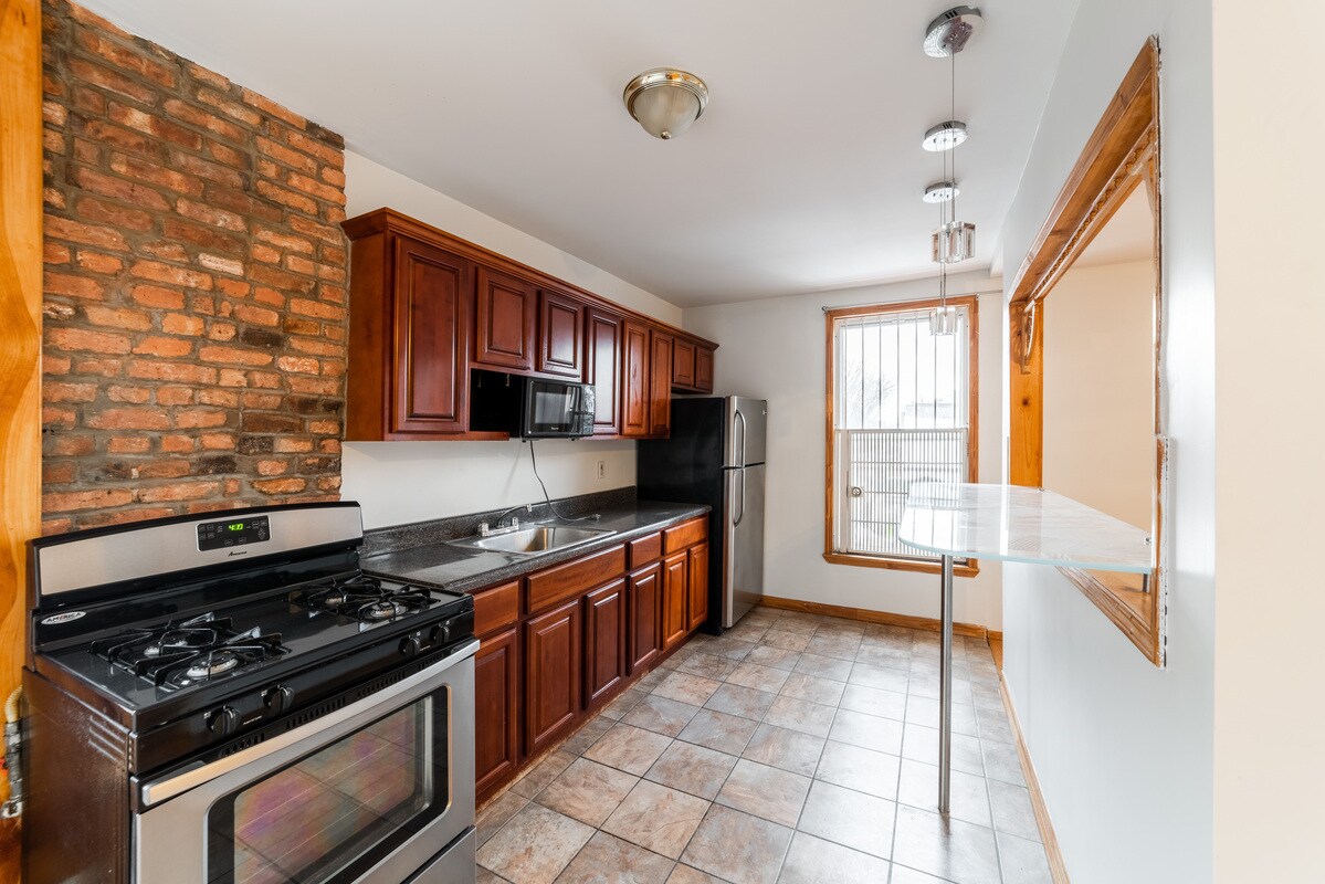 Primary Photo - 417 Prospect Pl