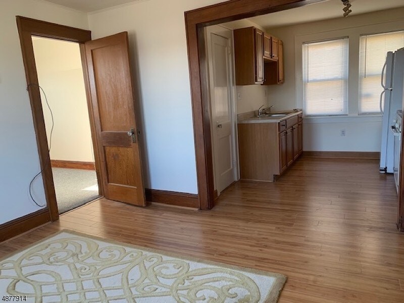 118 Halstead Ave, Wallington, NJ 07057 Room for Rent in Wallington