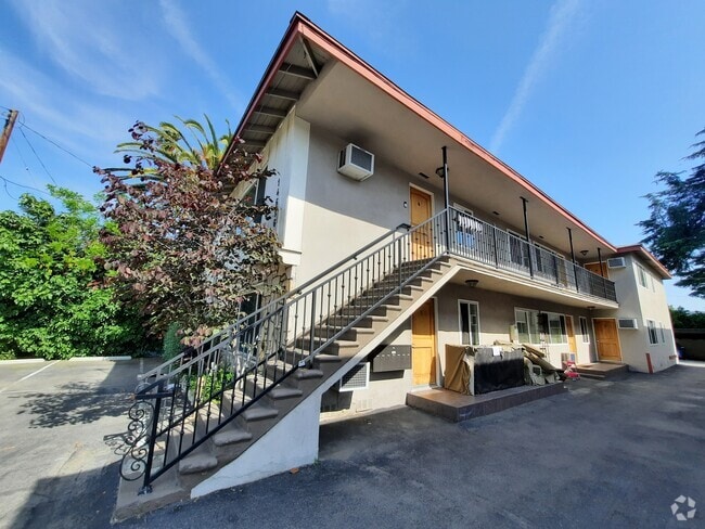 Building Photo - Magnolia Blvd Apartments