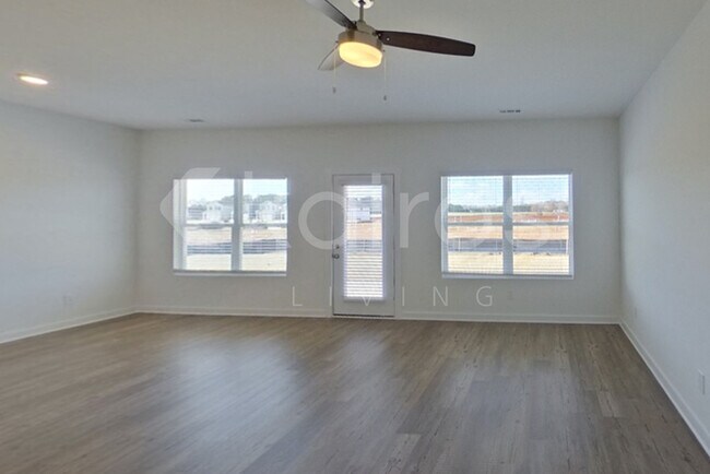 Foto del edificio - 6121 Taramore Ln NW