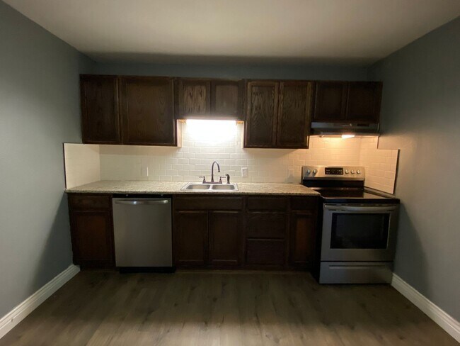 Foto del edificio - Large family home in Grape Creek!