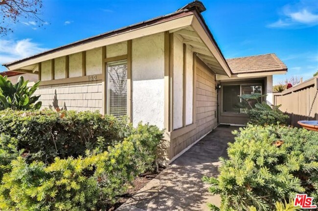 Building Photo - 132 Tangerine