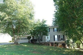 Building Photo - 1397 Brookcliff Dr