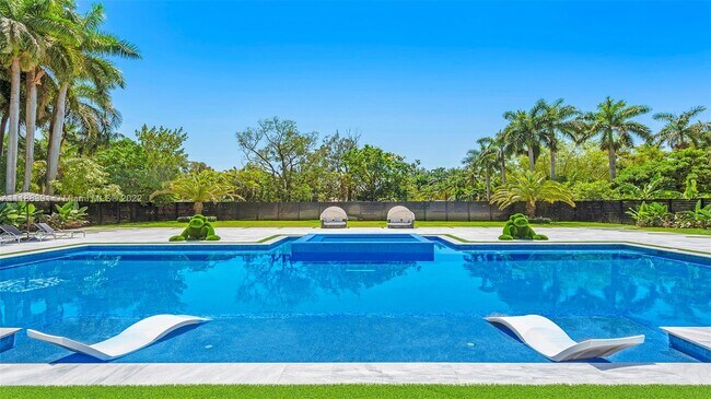 Foto del edificio - 280 NE 156th St