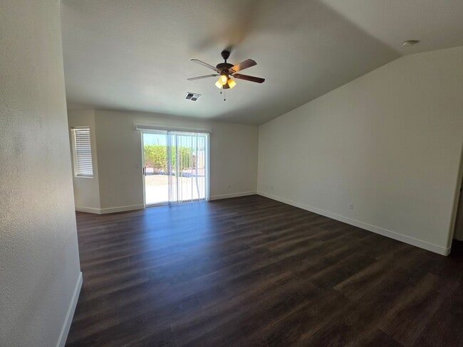 Building Photo - 2086 Jamie Rd