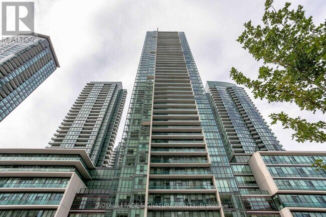 Photo du bâtiment - 4070 Confederation Pkwy