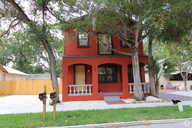 Building Photo - 1682 9th St