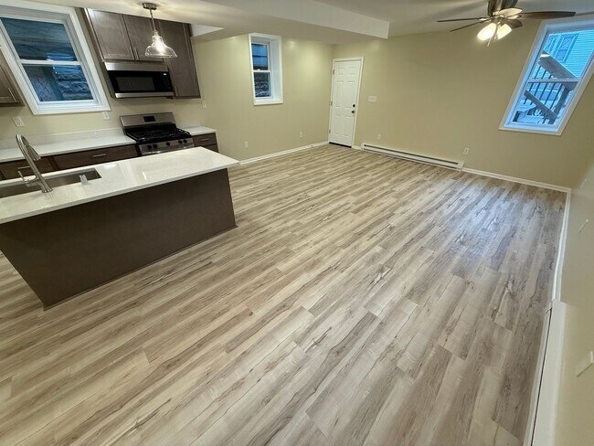 Foto del edificio - 2537 N Weil St