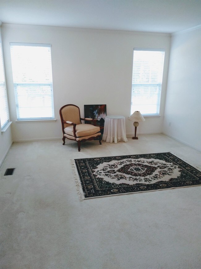 Foto del edificio - 319 Bob White Pkwy