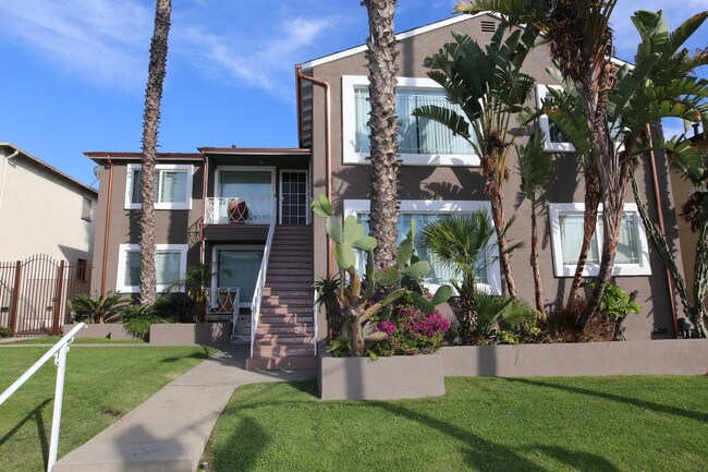 Building Photo - 6944 La Tijera Blvd