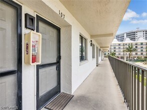 Building Photo - 260 Southbay Dr