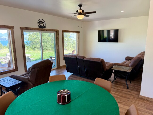 Building Photo - 27945 Island Butte Ln