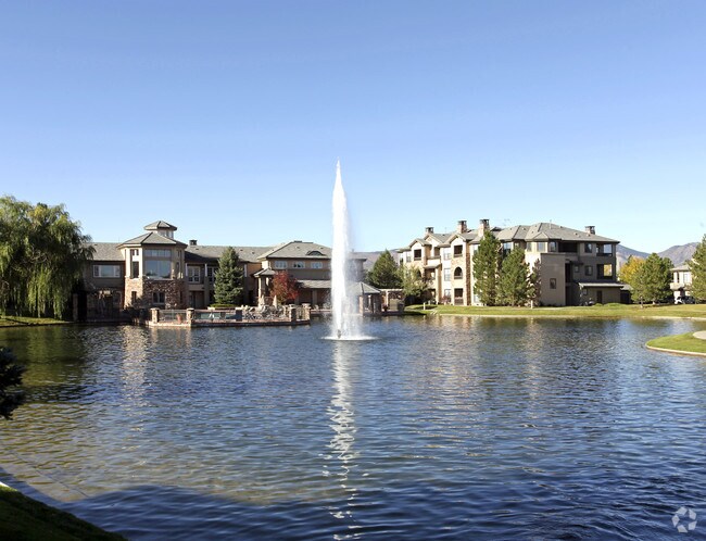Lago - Camden Lakeway