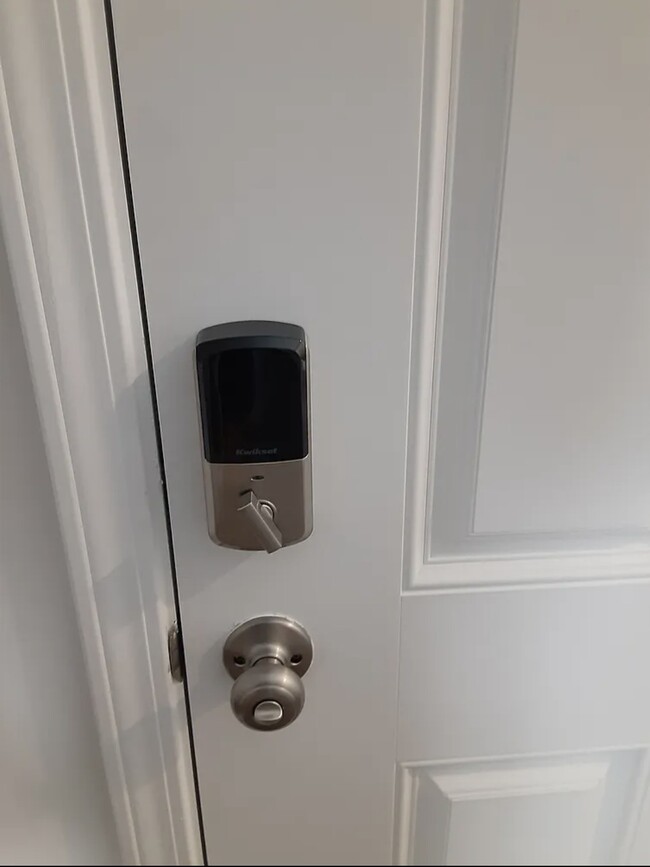 Foto del edificio - 938 Drake Grv Ln
