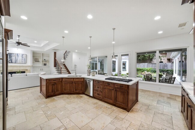 Building Photo - 910 Peachwood Bend Dr