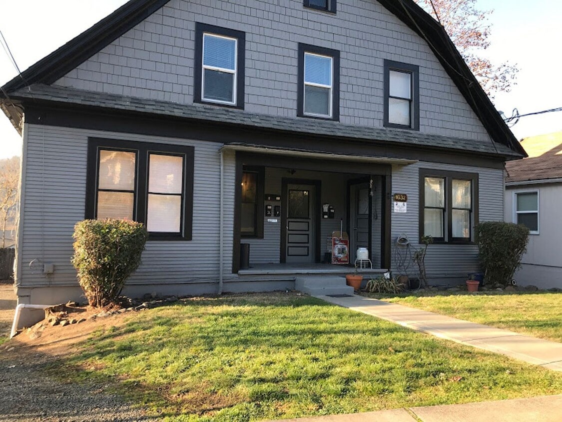 Primary Photo - 1 br, 1 bath House - 1632 SE Main St #5