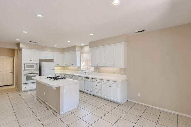 Foto del edificio - 307 Monument Pkwy, Perris, CA, 92570