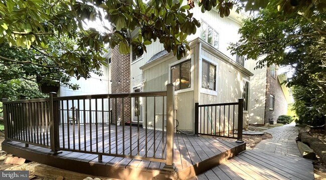 Foto del edificio - 7220 Vistas Ln