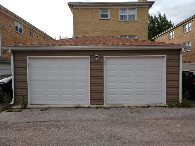 Garage in Rear - 830 E Capri Dr
