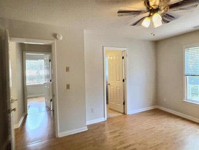 Building Photo - 618 Windsong Ln