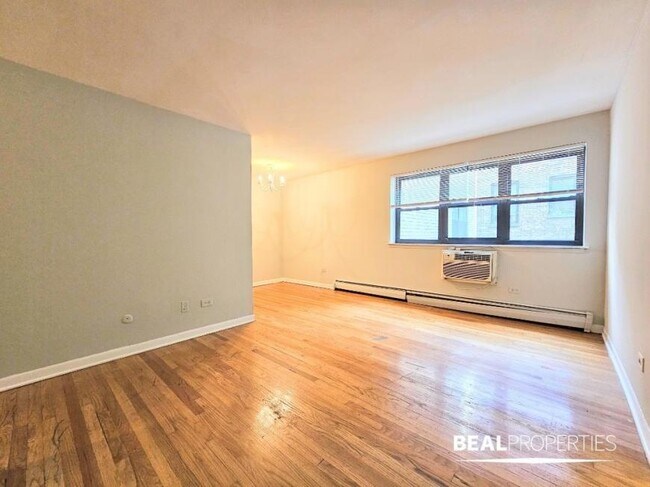Building Photo - 0 bedroom in CHICAGO IL 60657