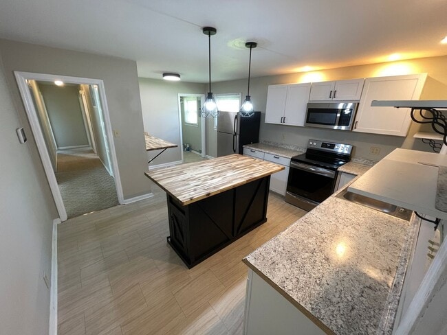 Building Photo - 1608 Bonnie Brae Dr